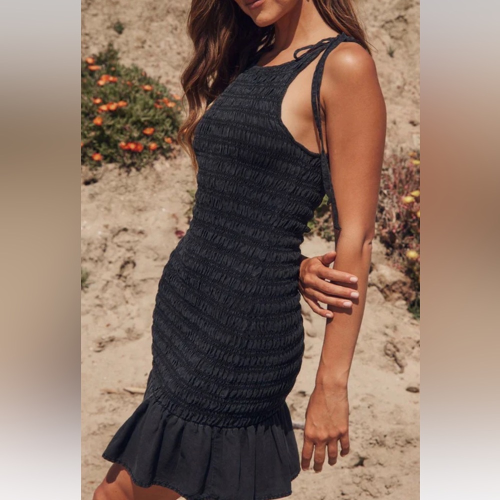 NWT! Super Cute! Bella Dahl Smocked Tie Neck Dress